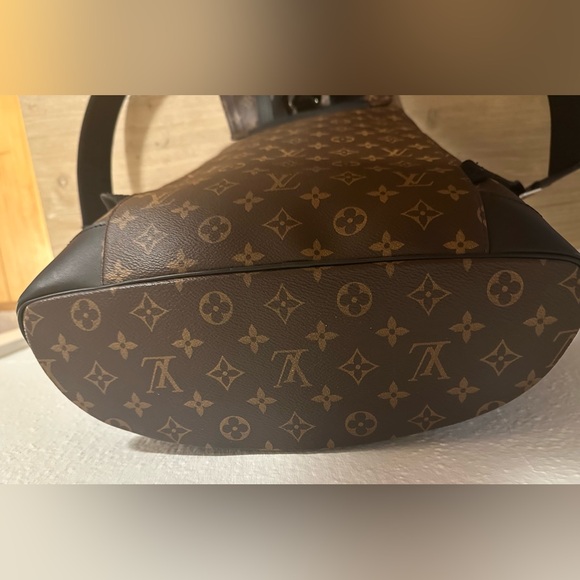 Louis Vuitton Christopher Monogram Backpack - Picture 5 of 9